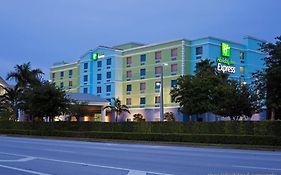 Holiday Inn Express And Suites Fort Lauderdale
